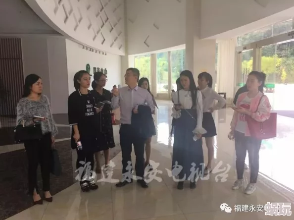 美女毛片儿：最新动态揭示了行业发展趋势与观众偏好的变化，吸引了越来越多的年轻用户关注